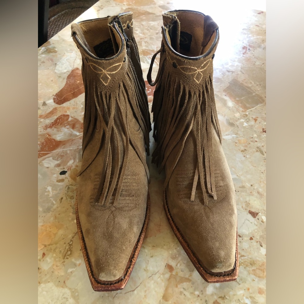 Women’s size 8 fringe cowboy western ankle boots